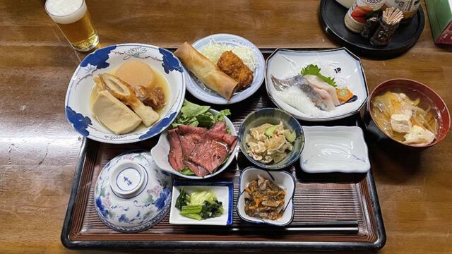 大谷温泉（岩手県）の夕食　品数がすごい