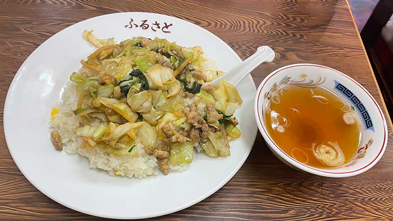 片瀬白田の中華ふるさとの肉チャーハン　スープも上品でおいしかった