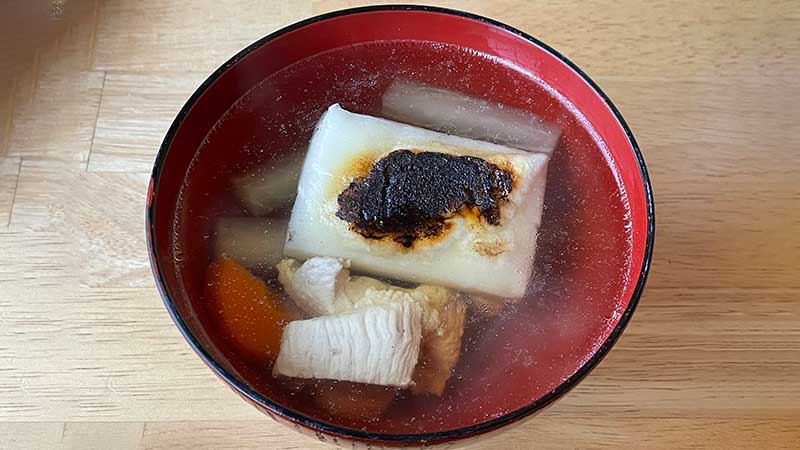 お雑煮　フライパンで餅焼いたら焦げちゃった