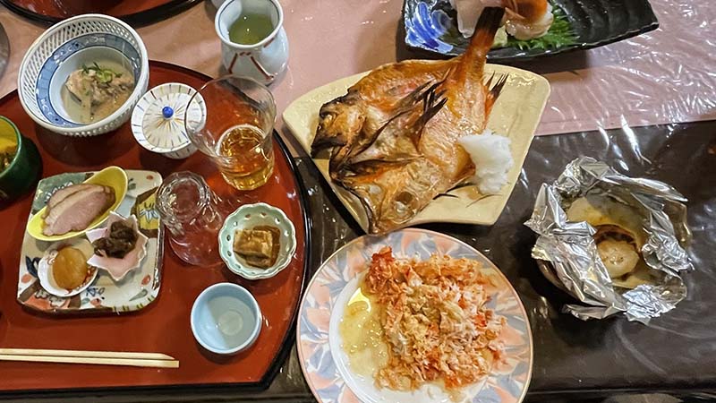 根室　エクハシの晩ご飯。キンキとほぐした花咲ガニ