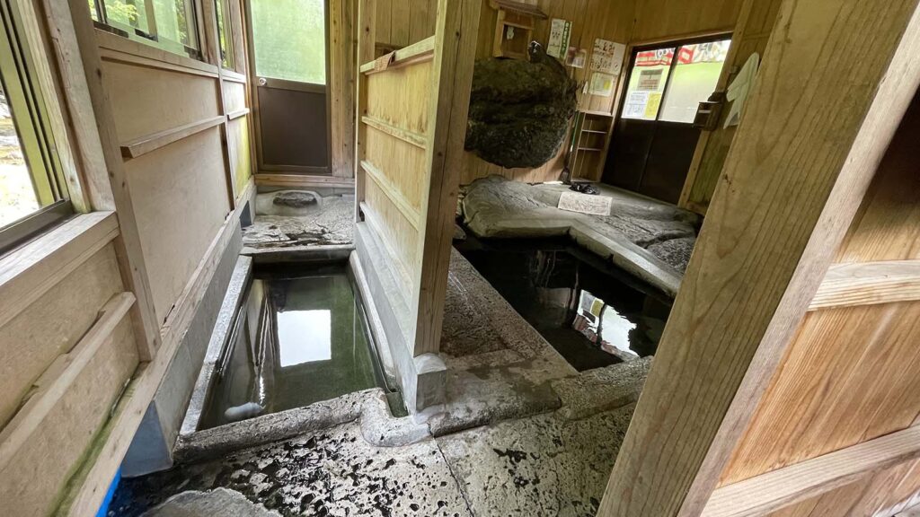 南会津 湯ノ花温泉 共同浴場石湯